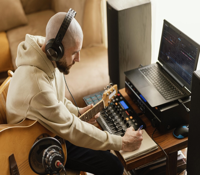 AI Music Generators to Bolster Your Brand